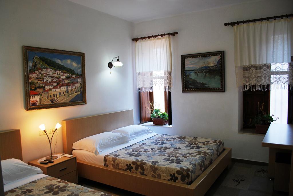 Hotel Osumi Berat Exterior photo